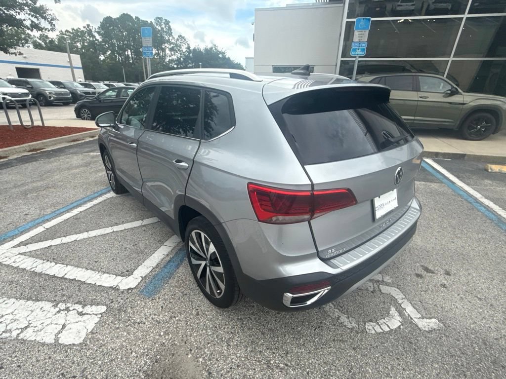 Certified 2023 Volkswagen Taos SE FWD image 10