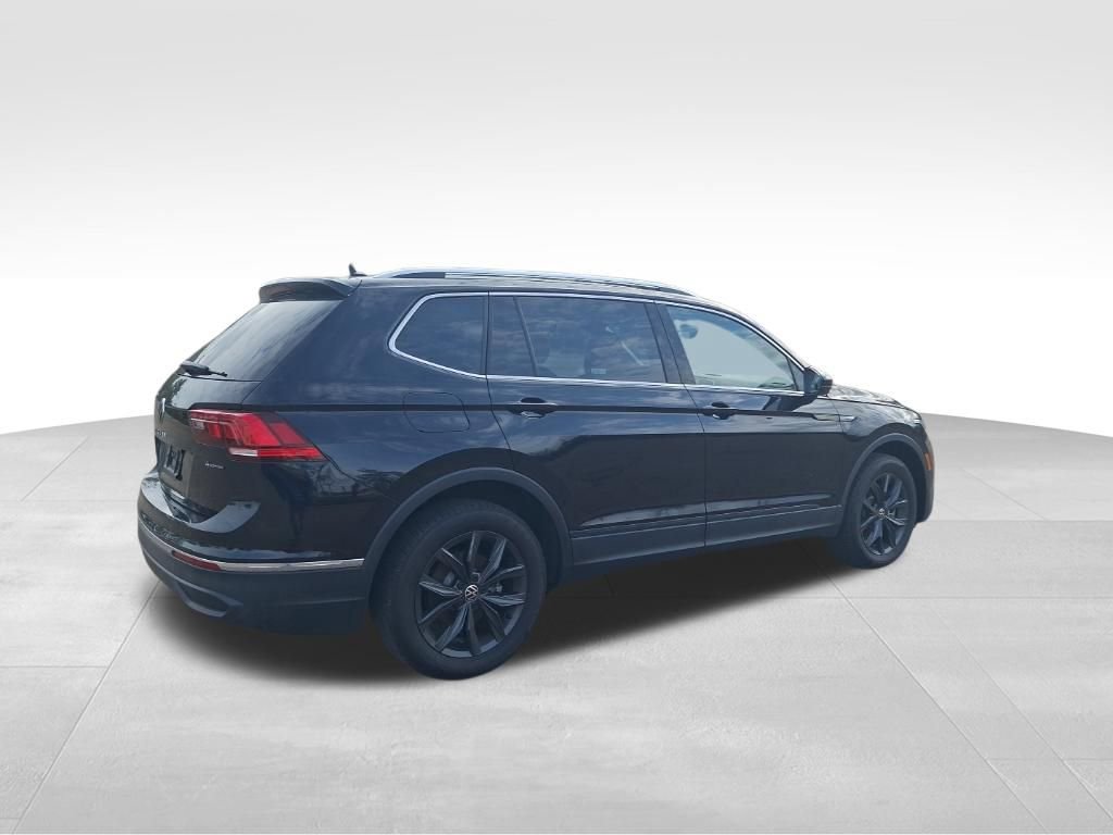 Used 2024 Volkswagen Tiguan SE AWD/4WD image 10
