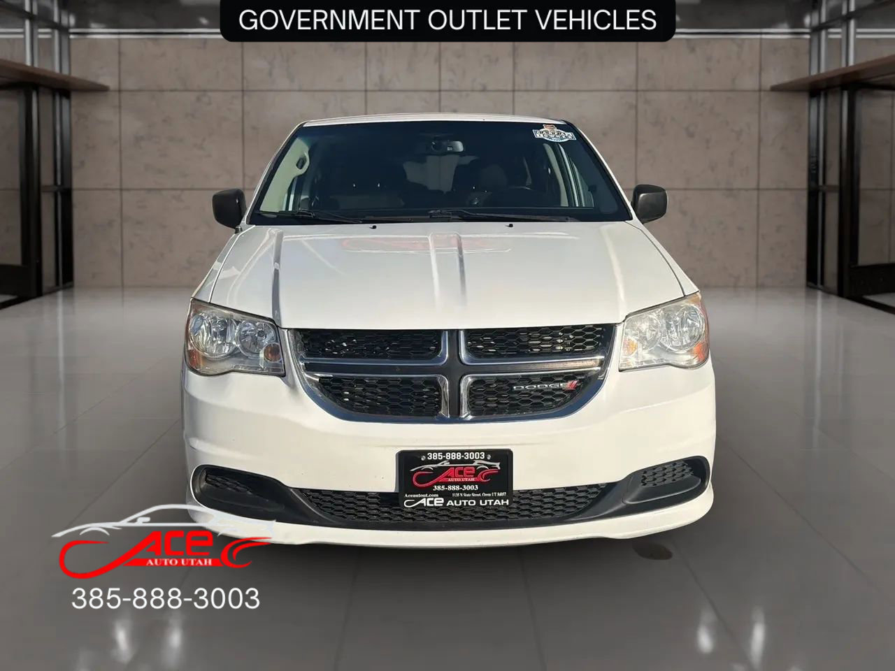 Used 2017 Dodge Grand Caravan SE w/ UConnect Hands-Free Group image 3