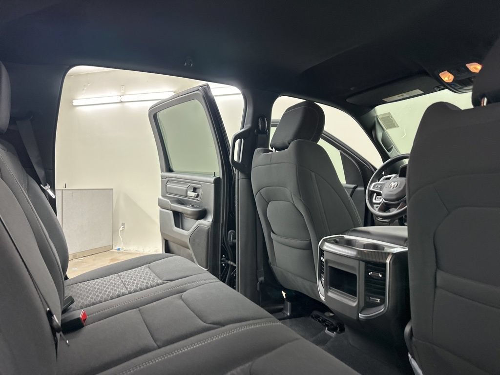 New 2026 RAM 1500 Express AWD/4WD image 19