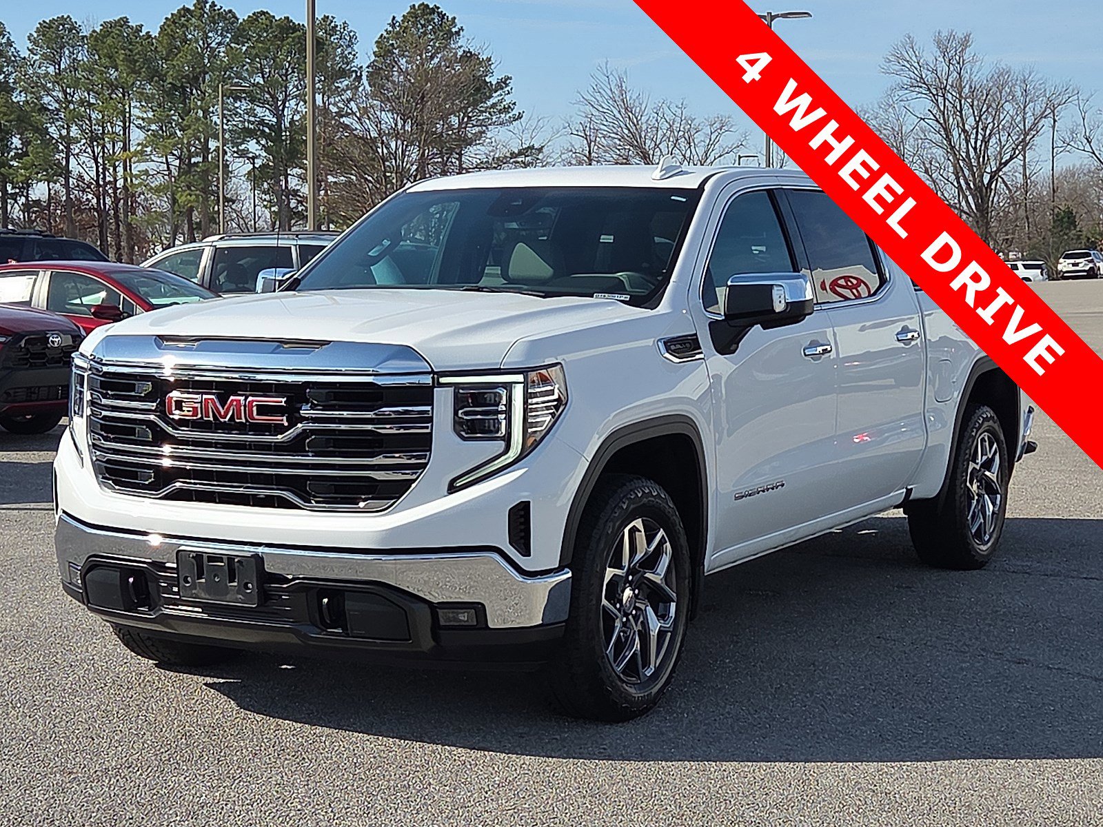 Used 2023 GMC Sierra 1500 SLT image 2