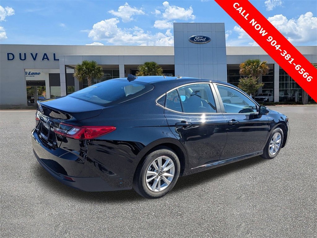 Used 2025 Toyota Camry LE image 4