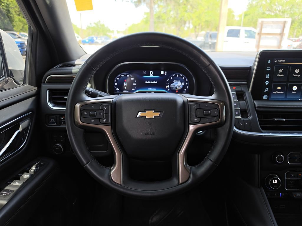 Used 2023 Chevrolet Suburban High Country w/ Premium Package 2 AWD/4WD image 14