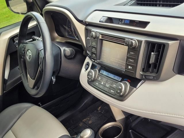 Used 2015 Toyota RAV4 Limited w/ Technology Package image 11