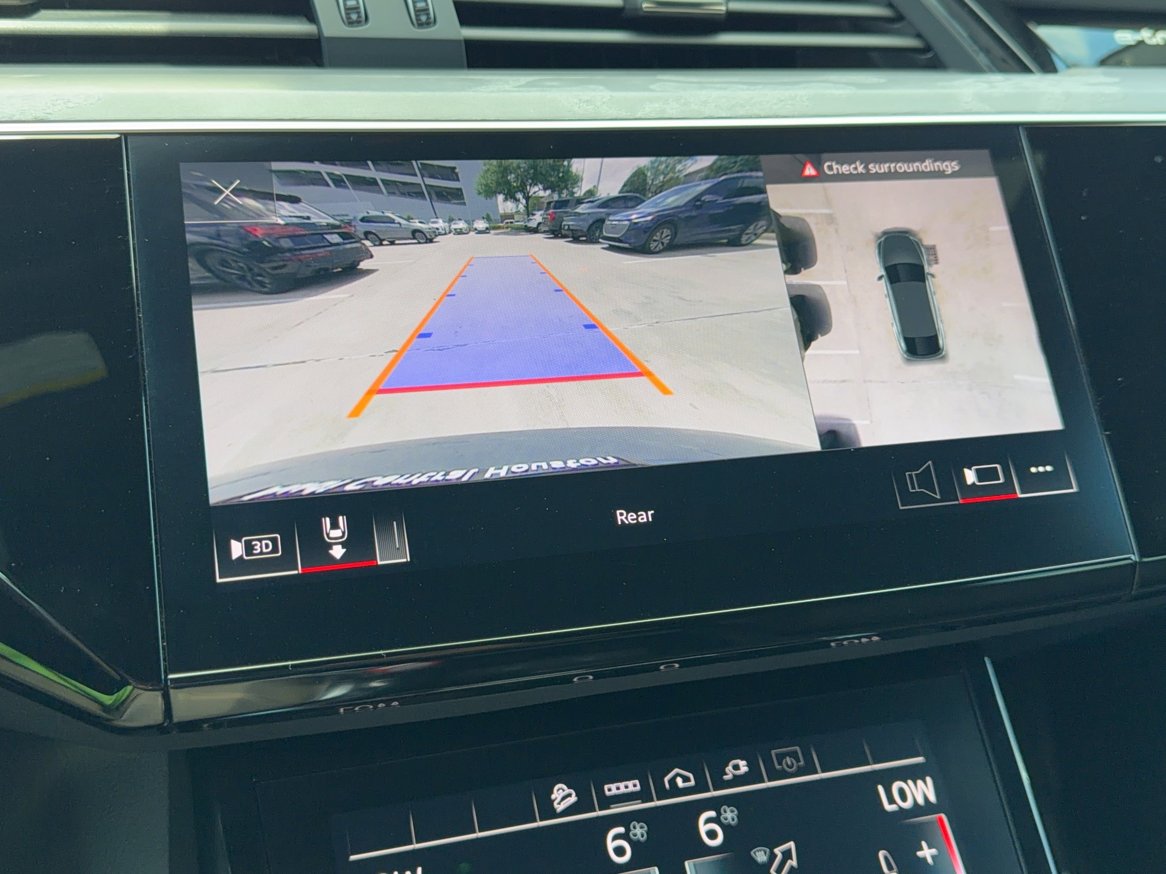 Used 2024 Audi Q8 e-tron Premium Plus w/ Premium Plus Package image 24