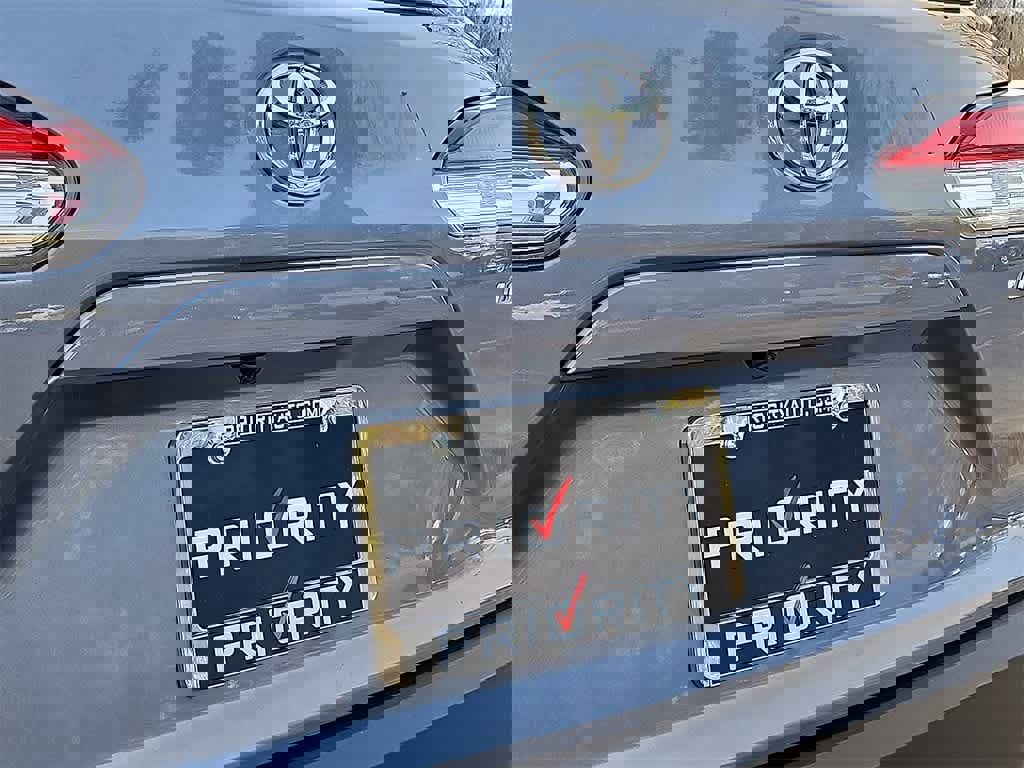 Used 2022 Toyota Corolla Cross LE image 23