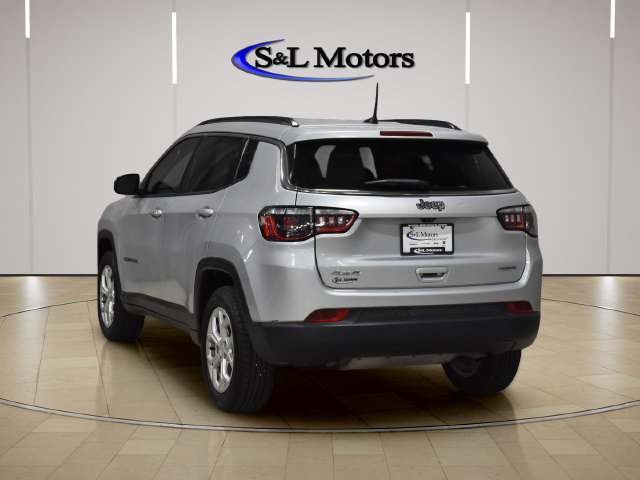 Certified 2024 Jeep Compass Latitude AWD/4WD image 6