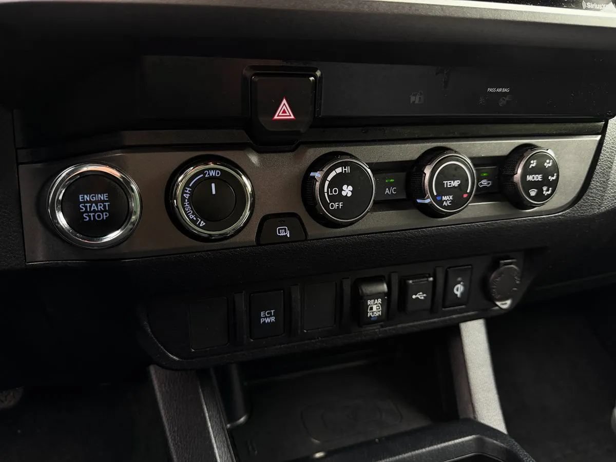 Used 2020 Toyota Tacoma TRD Off-Road AWD/4WD image 22