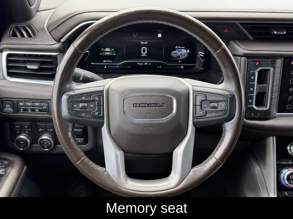 Used 2022 GMC Yukon XL Denali w/ Denali Premium Package AWD/4WD image 14