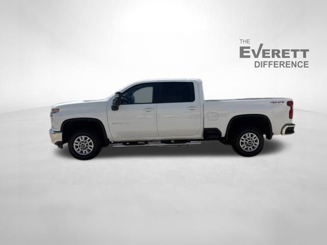 Used 2021 Chevrolet Silverado 2500 LT w/ Convenience Package AWD/4WD image 4