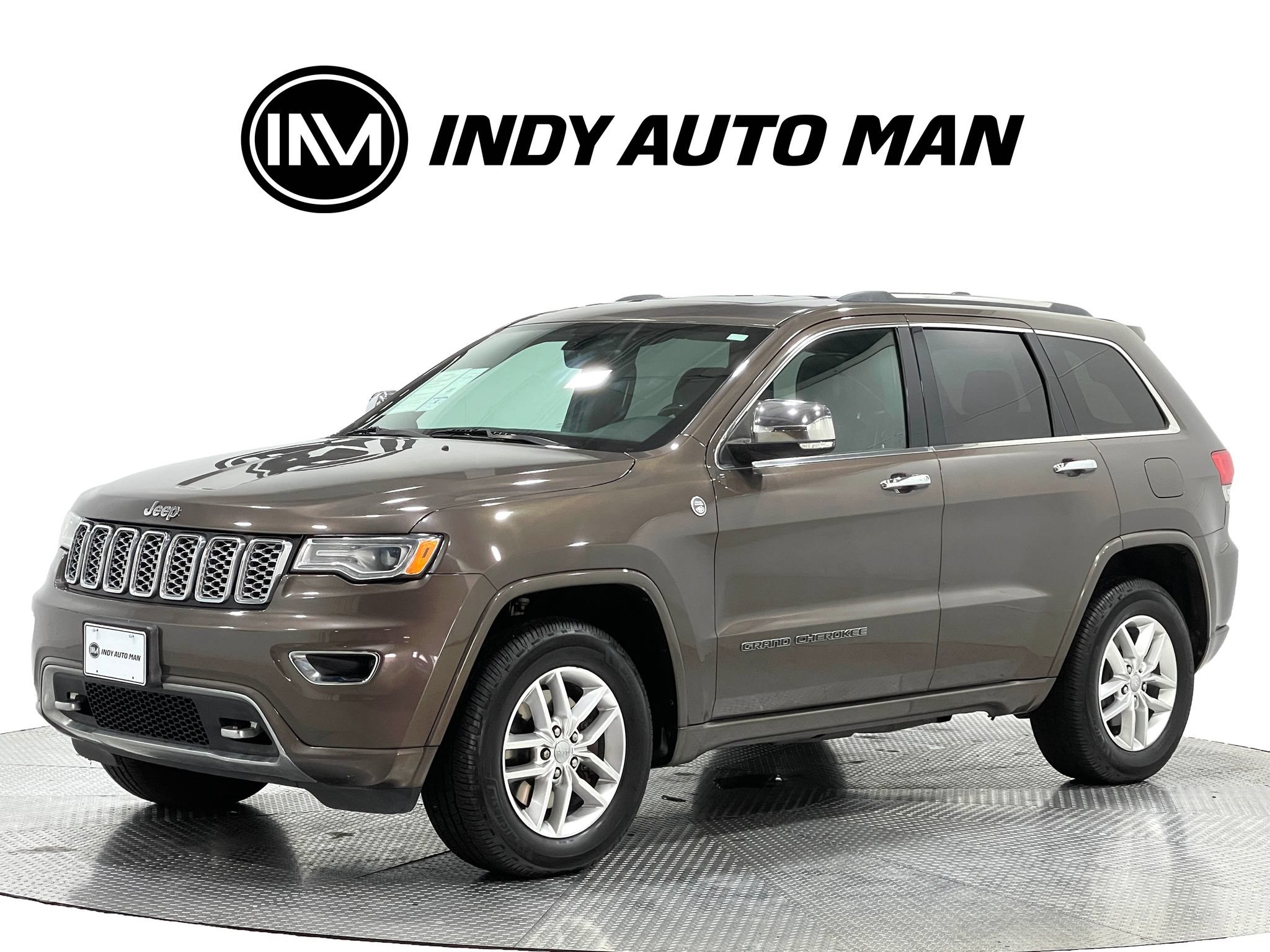 Used 2017 Jeep Grand Cherokee Overland AWD/4WD image 8