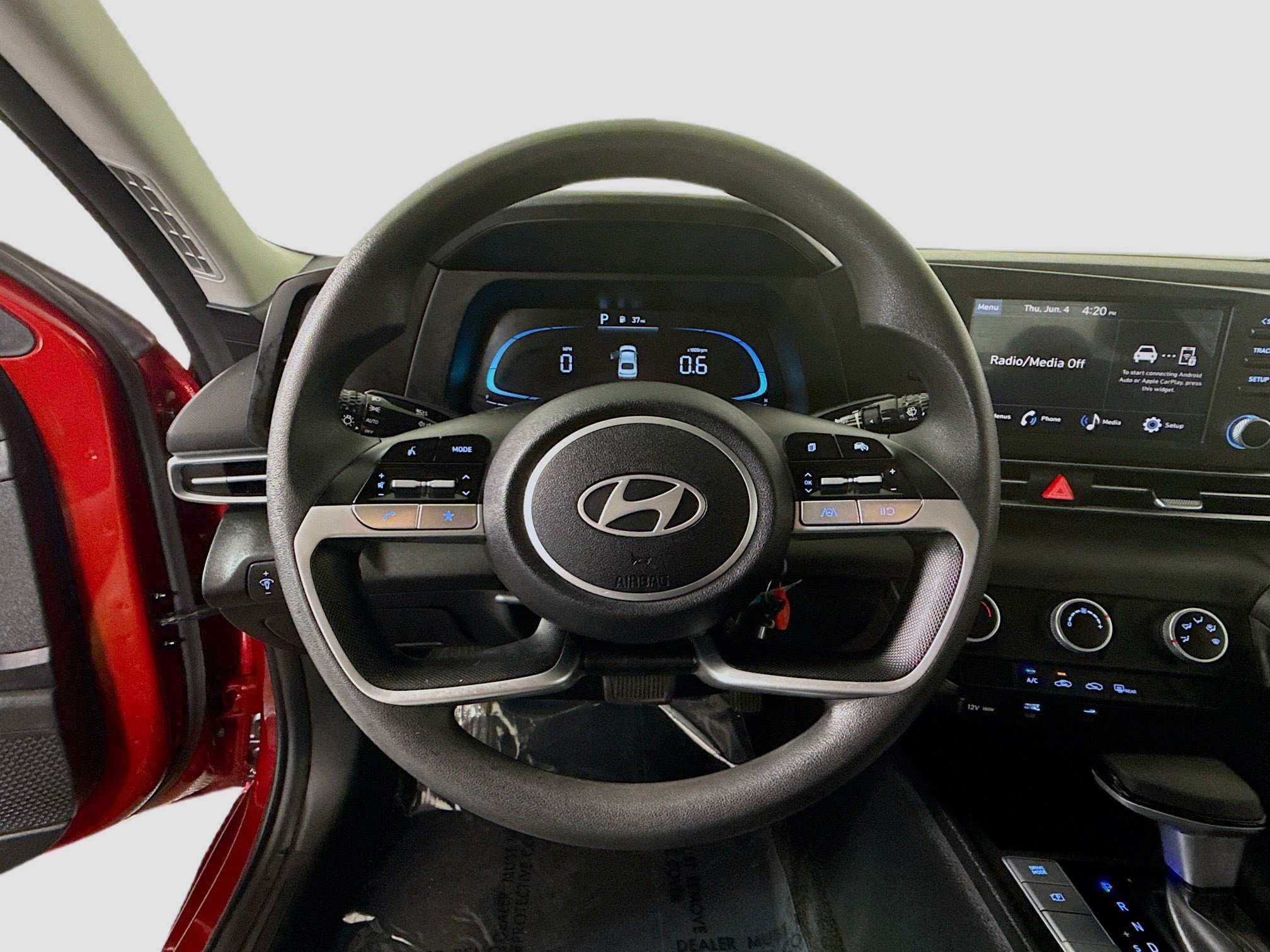 Used 2024 Hyundai Elantra SE FWD image 13