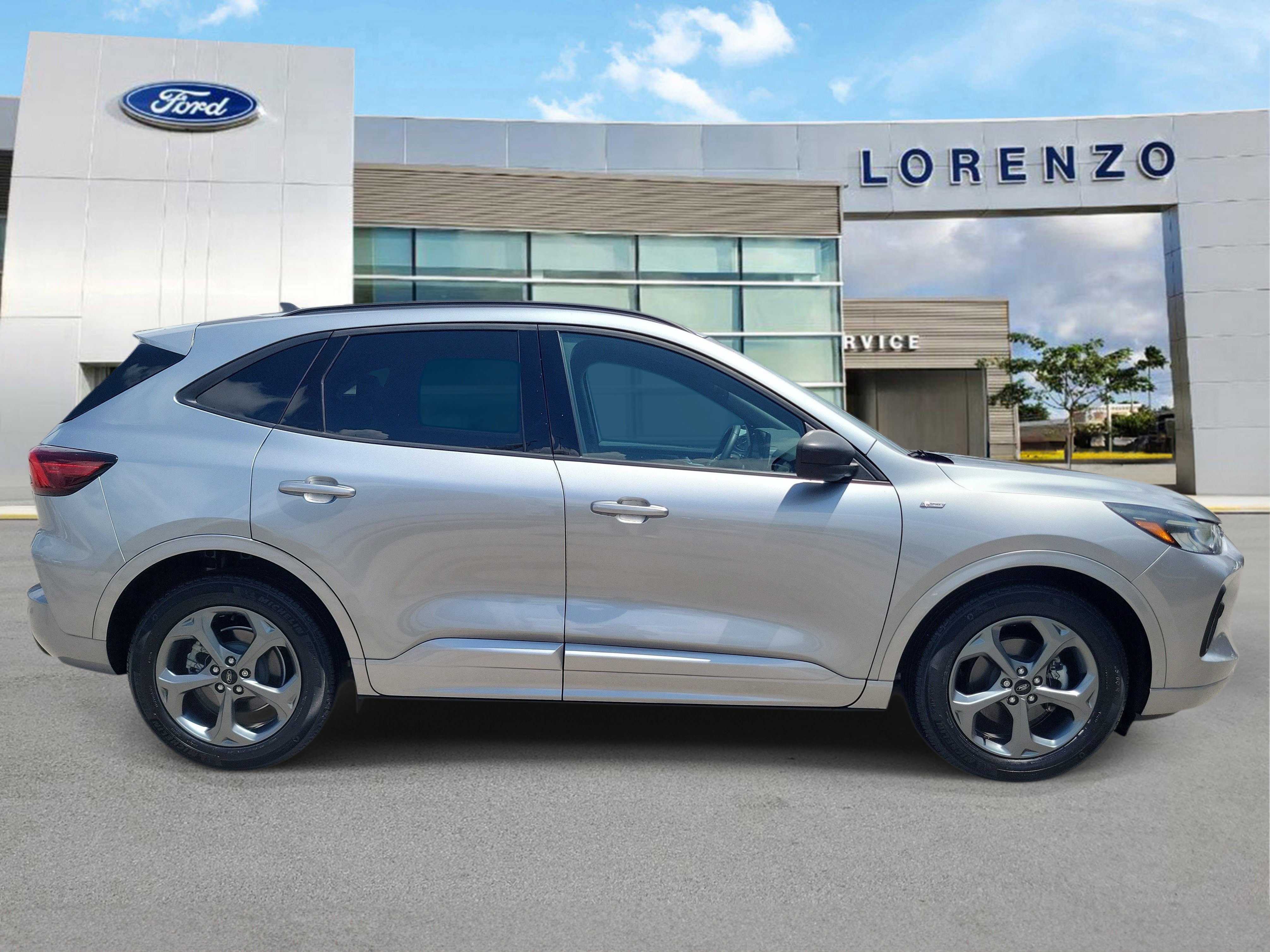 Used 2024 Ford Escape ST-Line w/ Tech Pack #1 FWD image 4