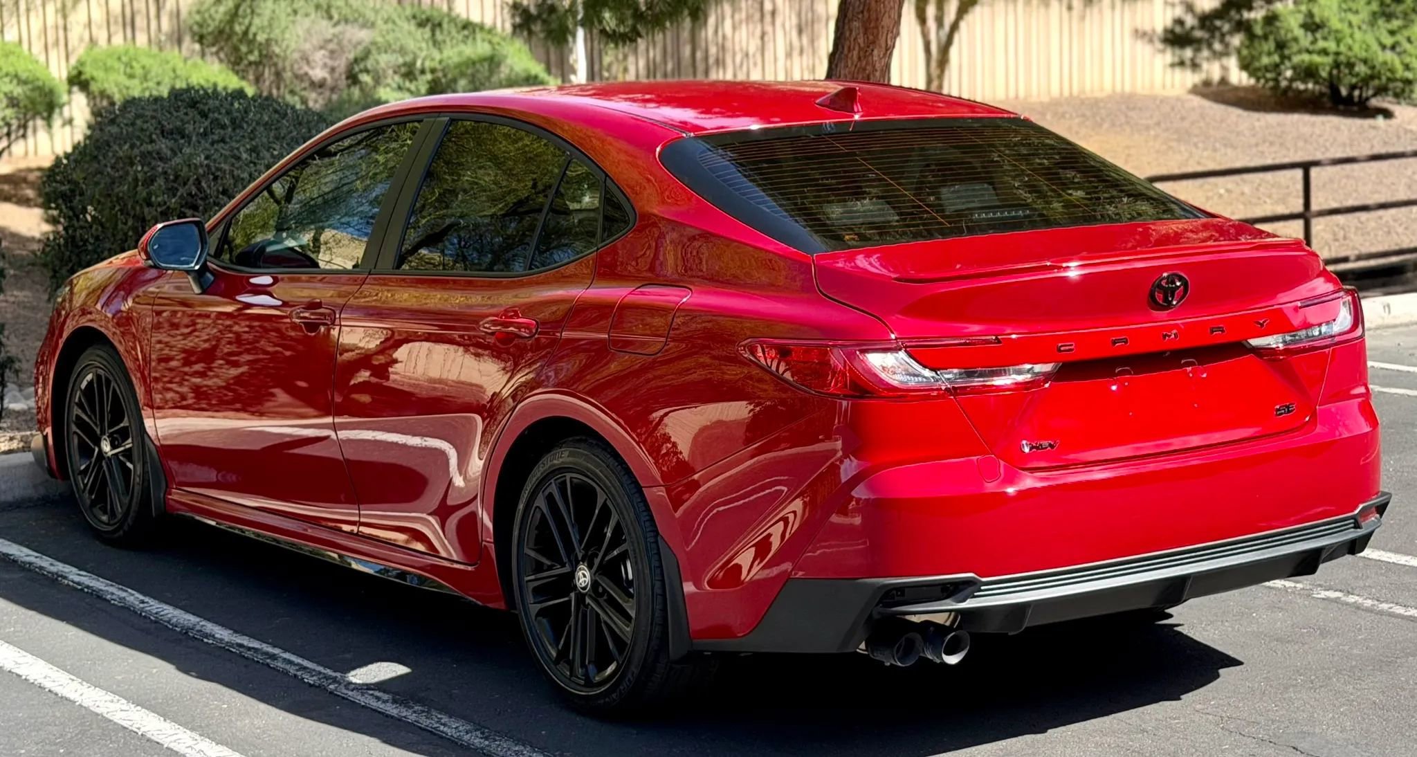 Used 2025 Toyota Camry SE w/ Convenience Package image 6