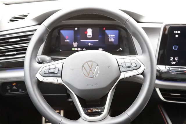 Used 2025 Volkswagen Atlas Peak Edition SE AWD/4WD image 21