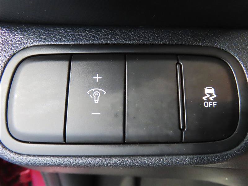 Used 2025 Hyundai Venue SEL FWD image 16