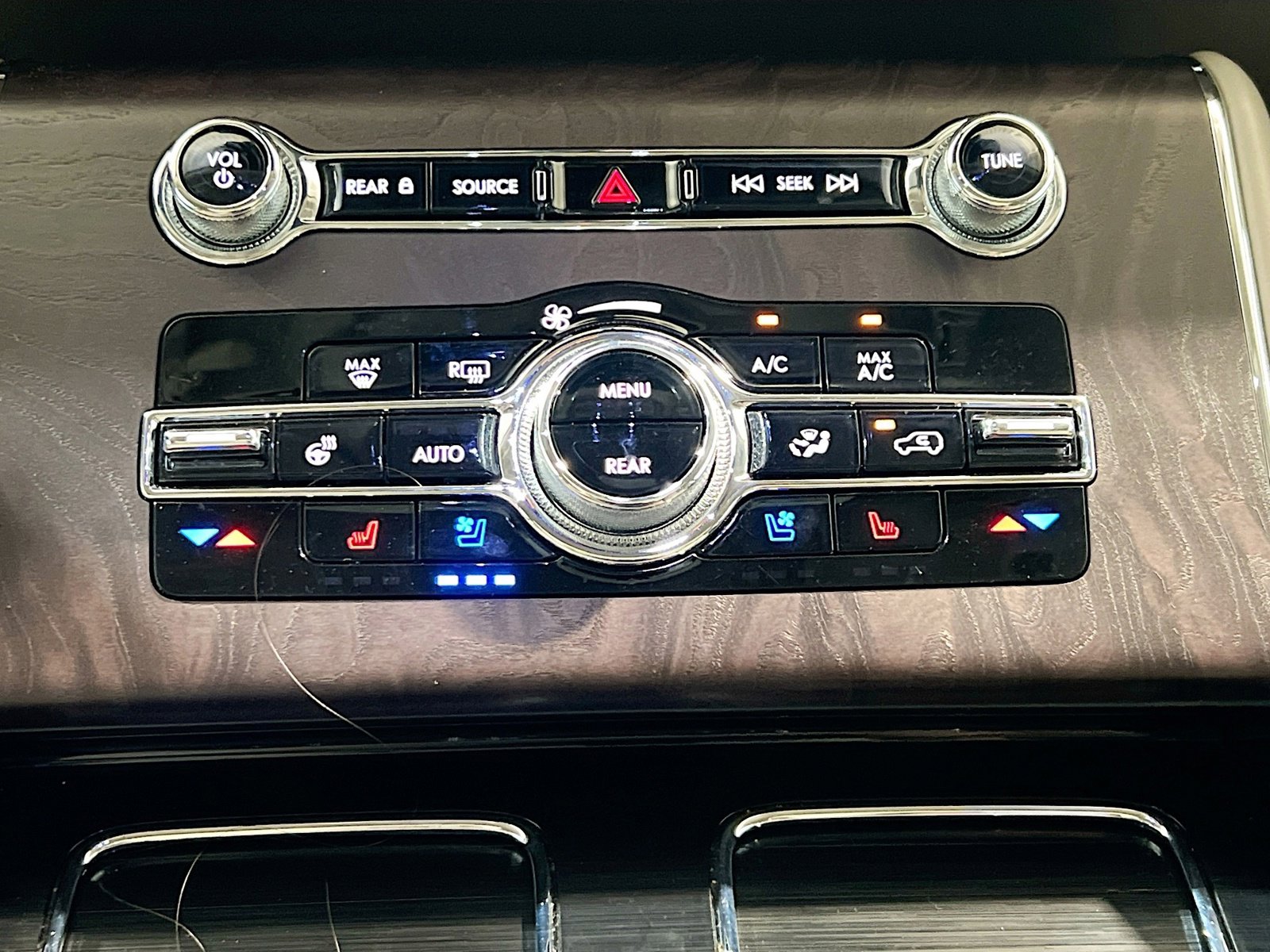 Used 2023 Lincoln Aviator Reserve w/ Equipment Group 201A image 12