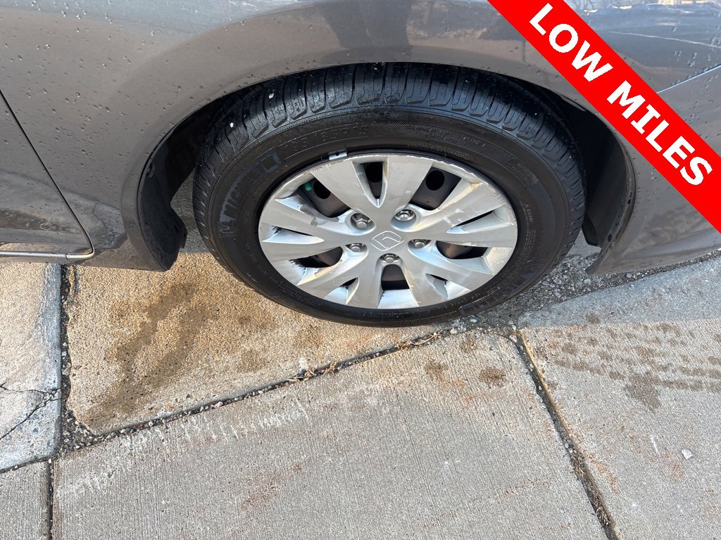 Used 2012 Honda Civic LX image 32