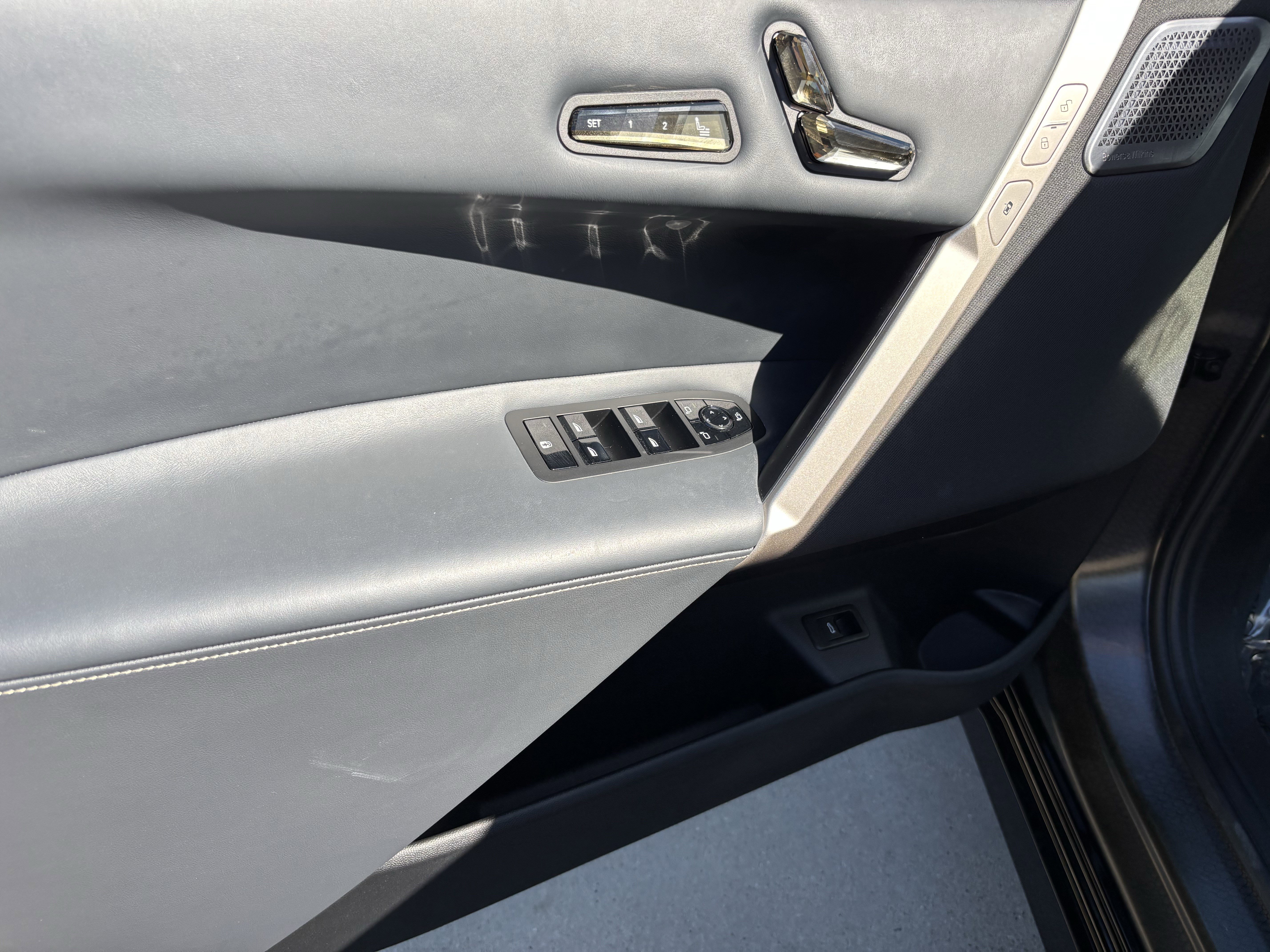 Certified 2023 BMW iX M60 w/ Executive Package AWD/4WD image 14