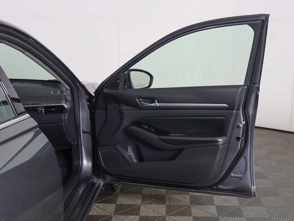 Used 2024 Nissan Altima 2.5 SL AWD/4WD image 21