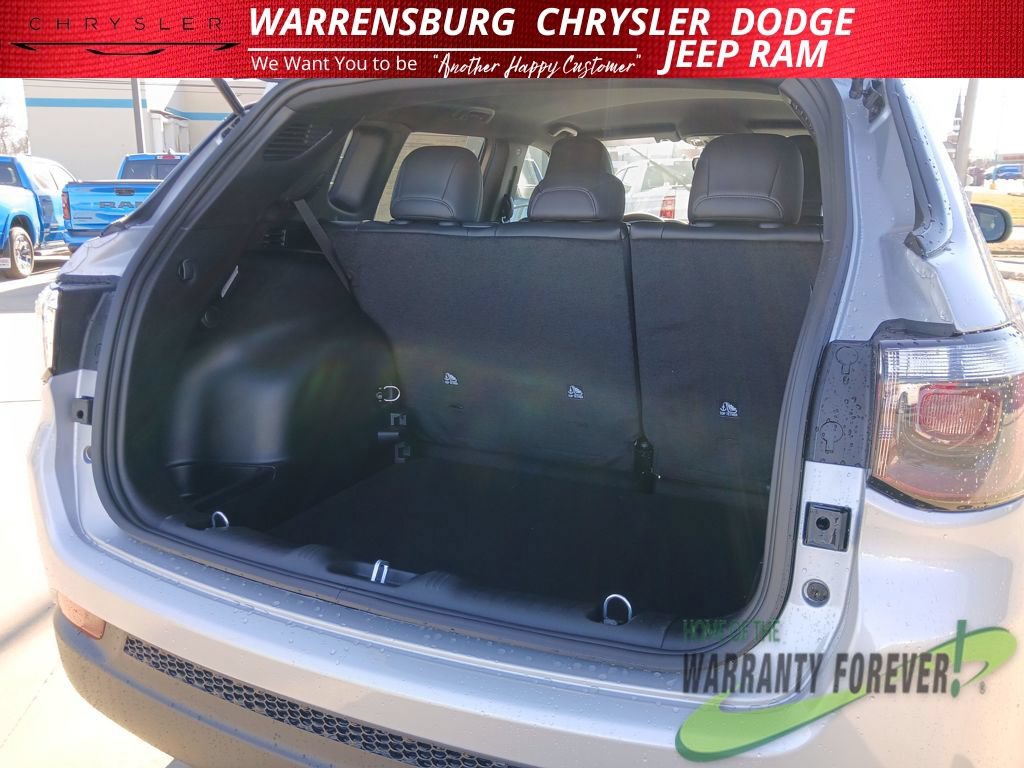 New 2026 Jeep Compass Latitude AWD/4WD image 32