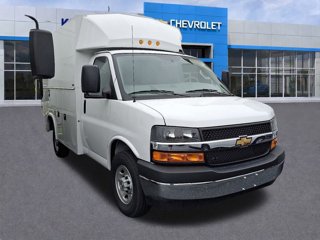 New 2025 Chevrolet Express 3500 w/ Power Convenience Package image 4