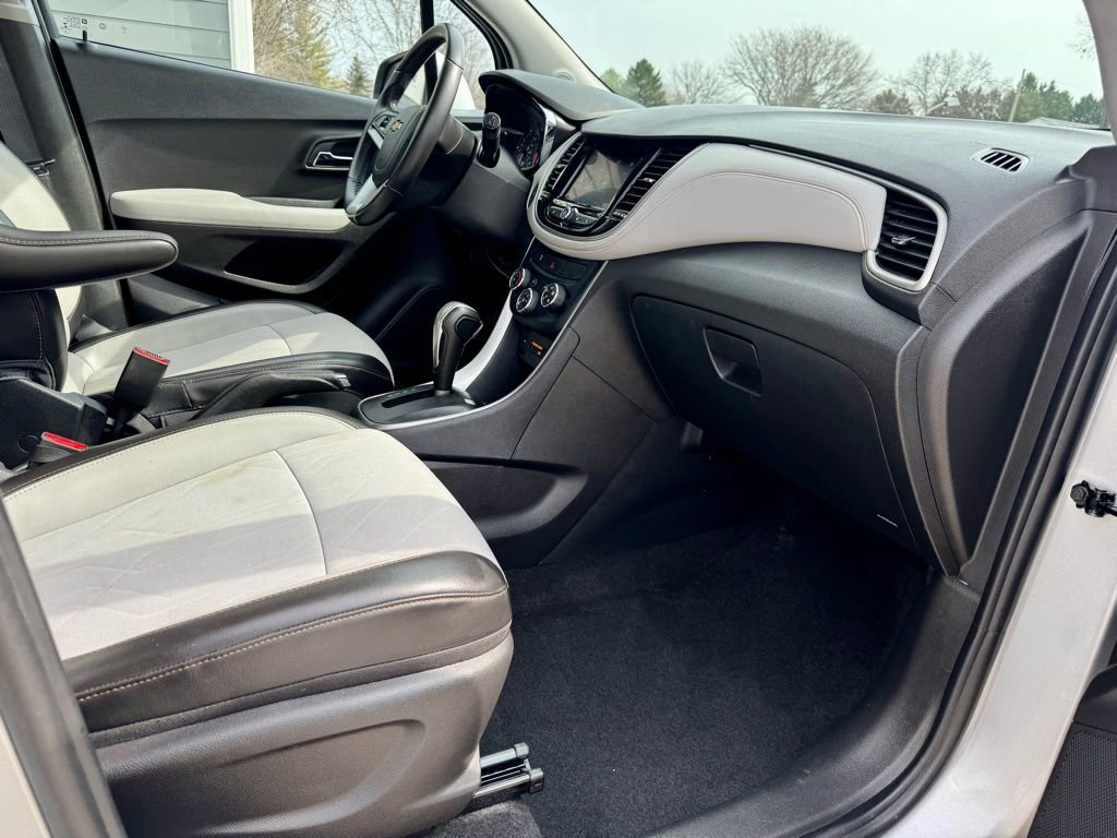 Used 2020 Chevrolet Trax LT w/ Driver Confidence Package image 12