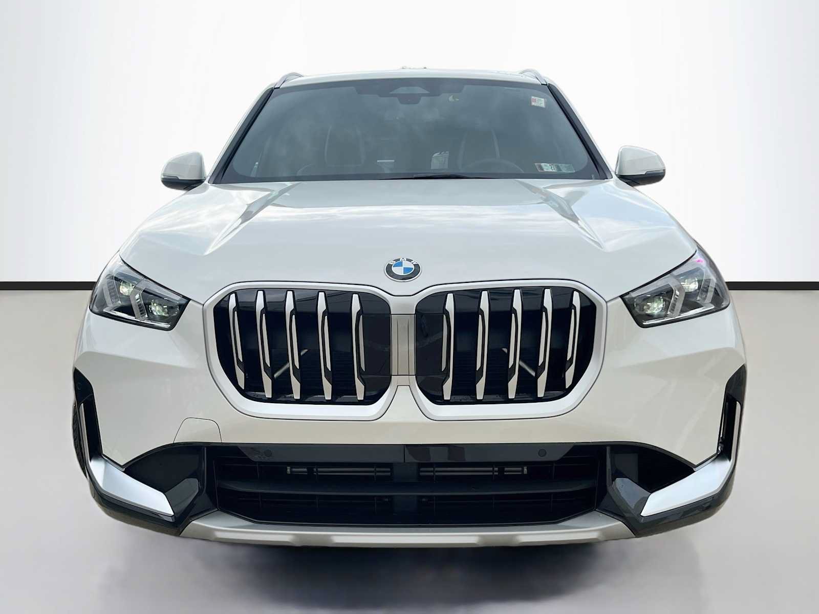 New 2027 BMW X1 xDrive28i AWD/4WD image 2