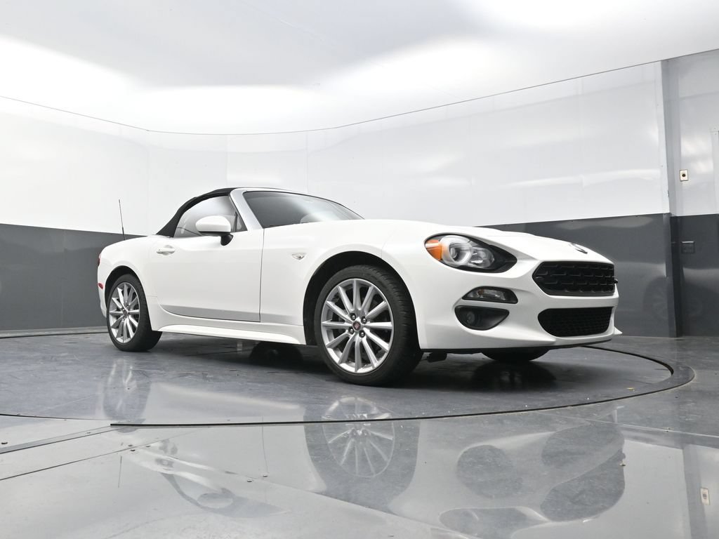 Used 2019 FIAT 124 Spider Lusso w/ Navigation & Sound Group RWD image 23