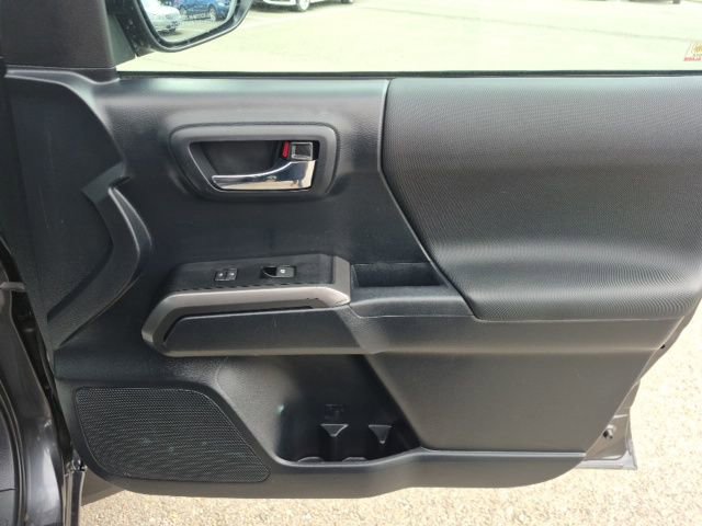 Used 2019 Toyota Tacoma TRD Off-Road image 20