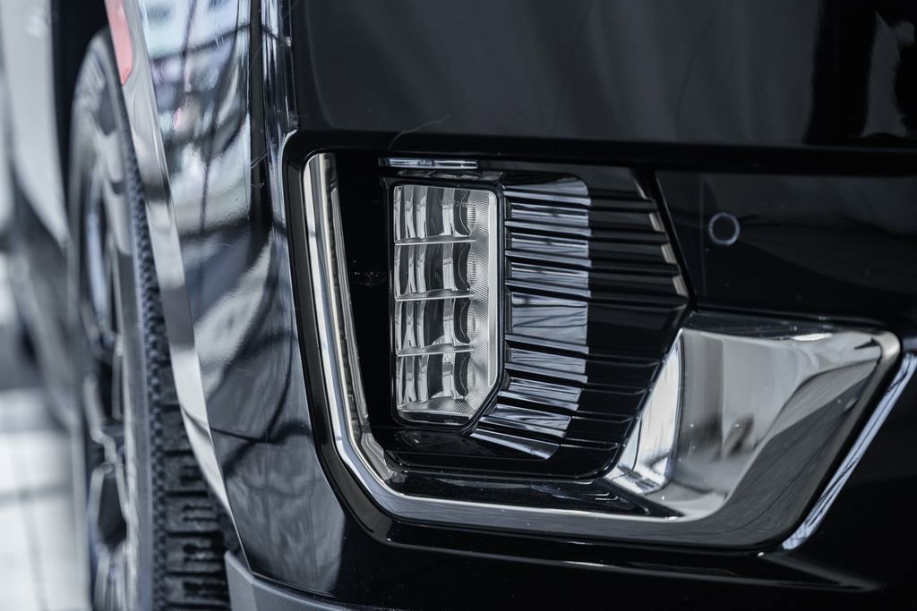 Used 2023 GMC Yukon SLT image 18