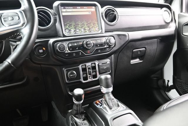 Used 2023 Jeep Wrangler Unlimited Sahara w/ Cold Weather Group AWD/4WD image 44