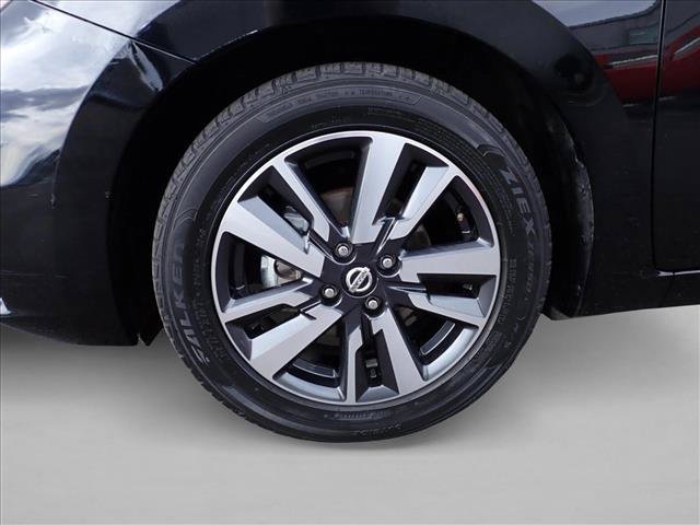 Used 2021 Nissan Versa SV FWD image 7