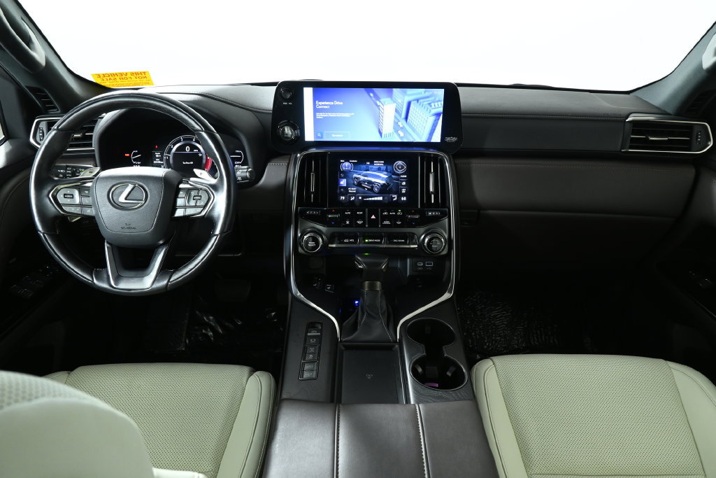 Used 2024 Lexus LX 600 4WD w/ Appearance Package image 18