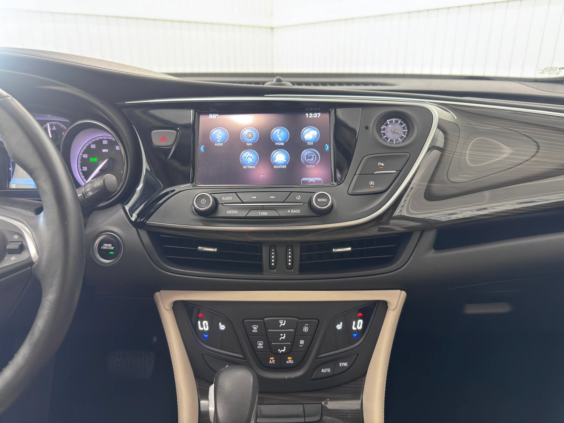 Used 2020 Buick Envision Essence FWD image 18