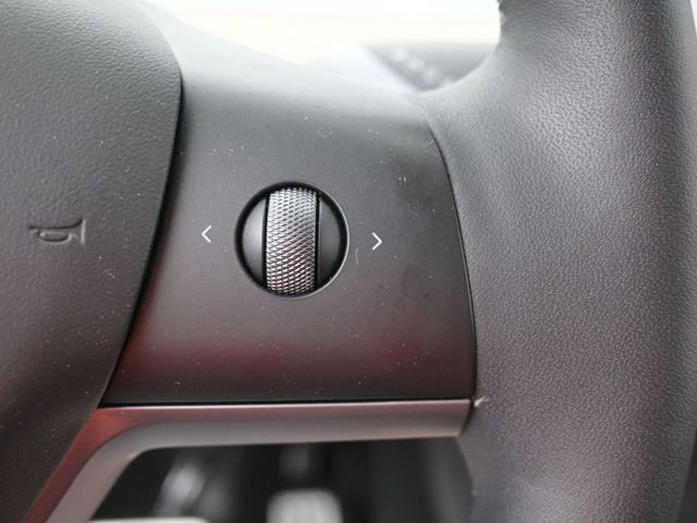 Used 2024 Tesla Model Y Performance image 15