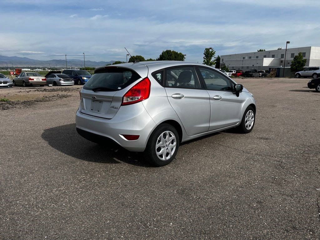 Used 2012 Ford Fiesta SE FWD image 5