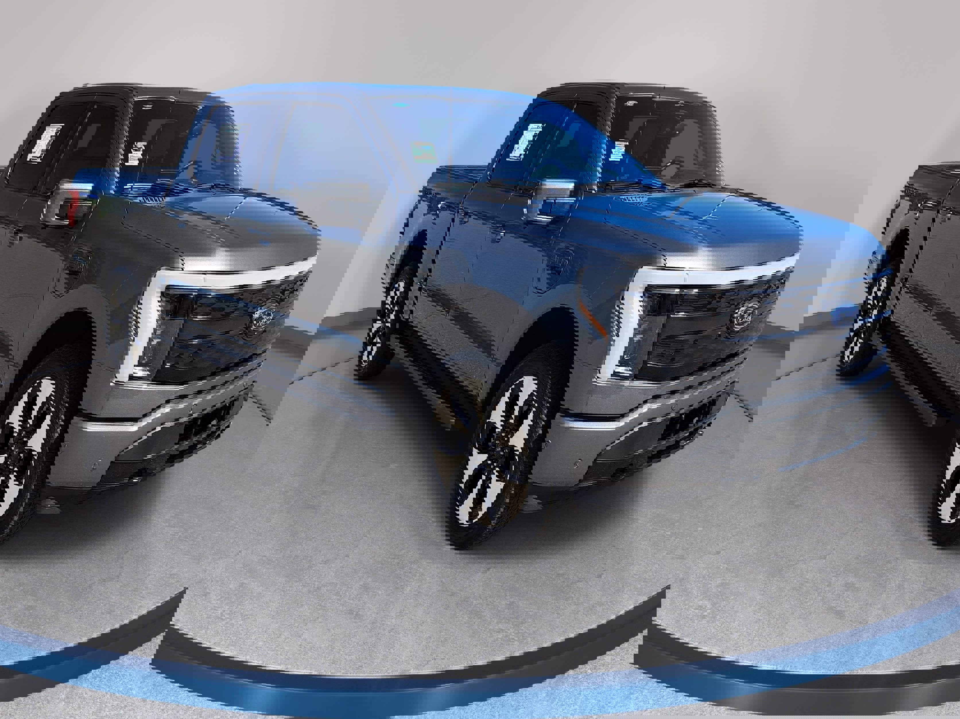 Used 2023 Ford F150 Lightning Platinum AWD/4WD image 3