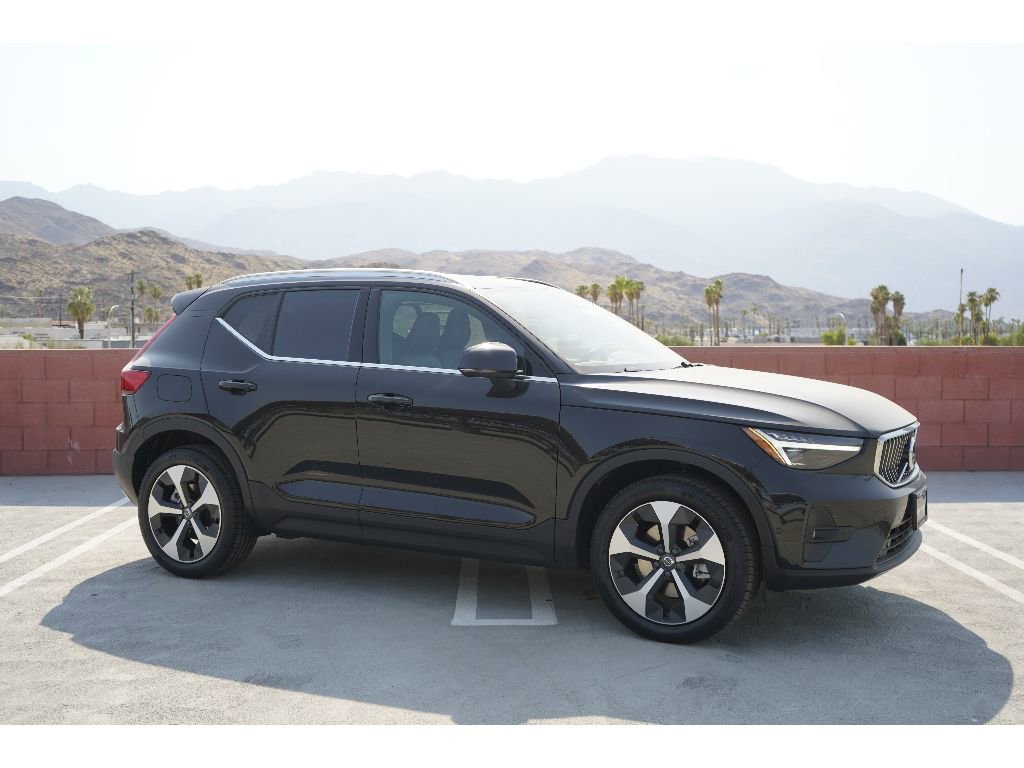 New 2025 Volvo XC40 B5 Plus w/ Protection Package Premier image 2