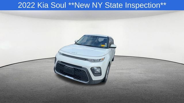 Used 2022 Kia Soul LX image 3