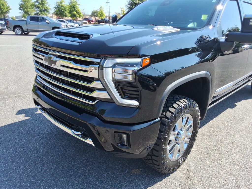 Used 2024 Chevrolet Silverado 3500 High Country w/ High Country Premium Package AWD/4WD image 9