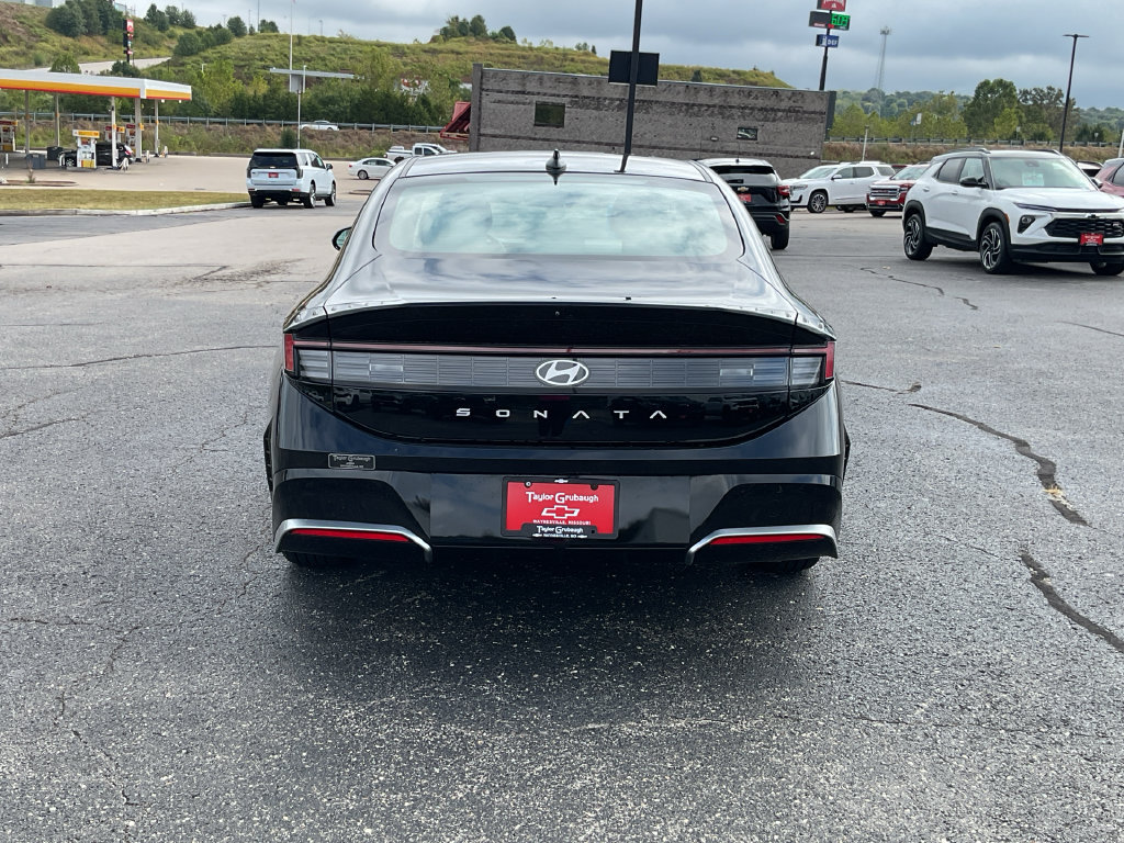 Used 2025 Hyundai Sonata SEL FWD image 7