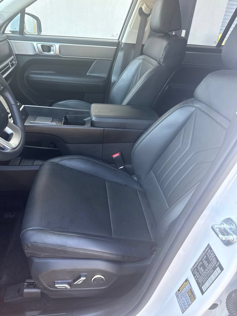 Used 2026 Hyundai Santa Fe SEL FWD image 2