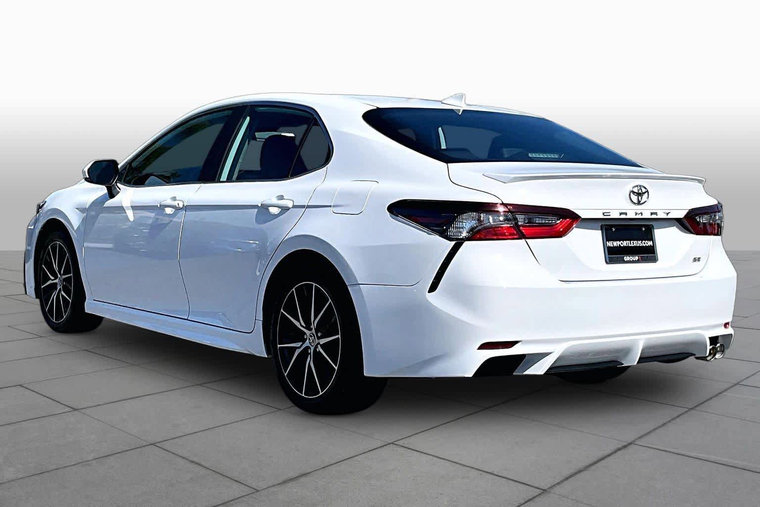 Used 2024 Toyota Camry SE FWD image 11