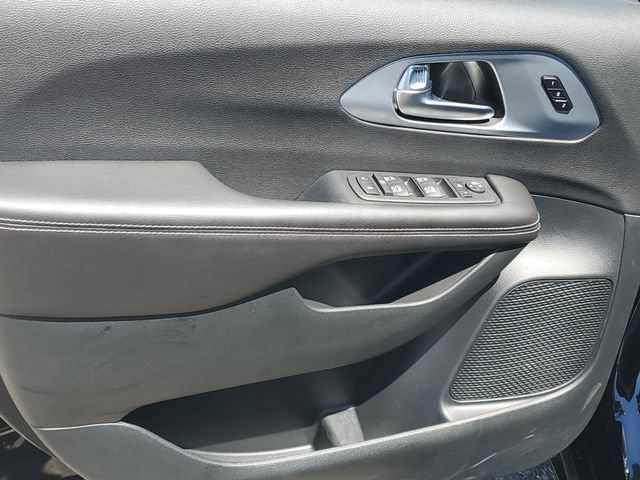 New 2026 Chrysler Pacifica Limited w/ S Appearance Package AWD/4WD image 16