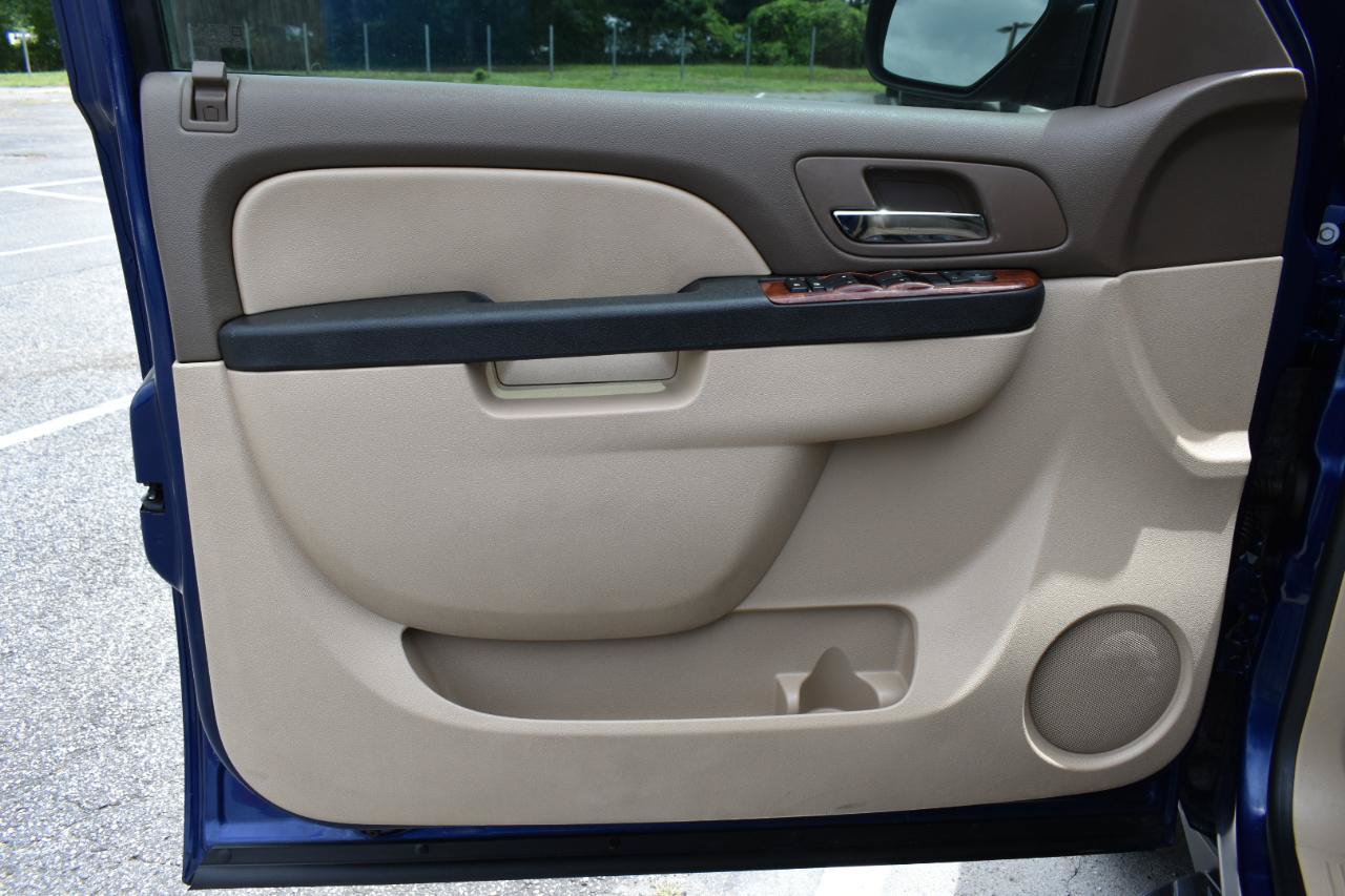 Used 2013 Chevrolet Avalanche LS RWD image 33