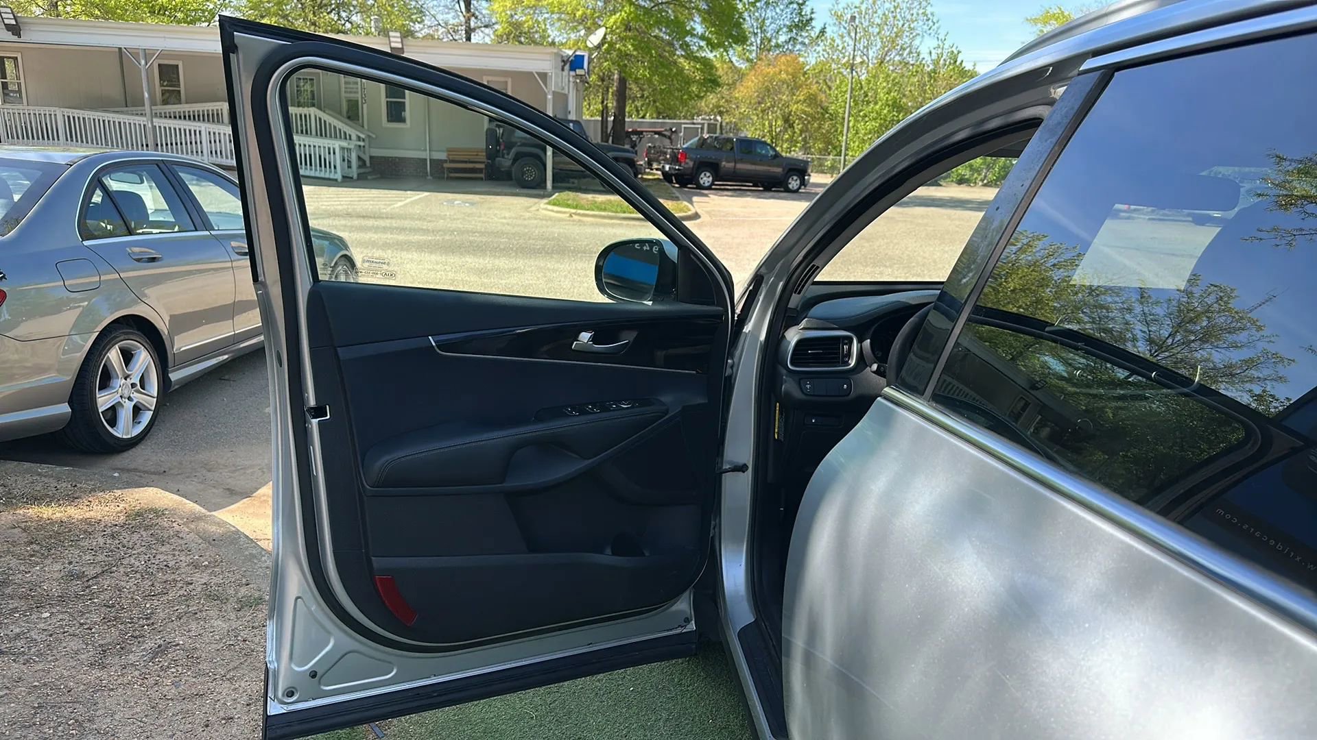 Used 2016 Kia Sorento LX image 14