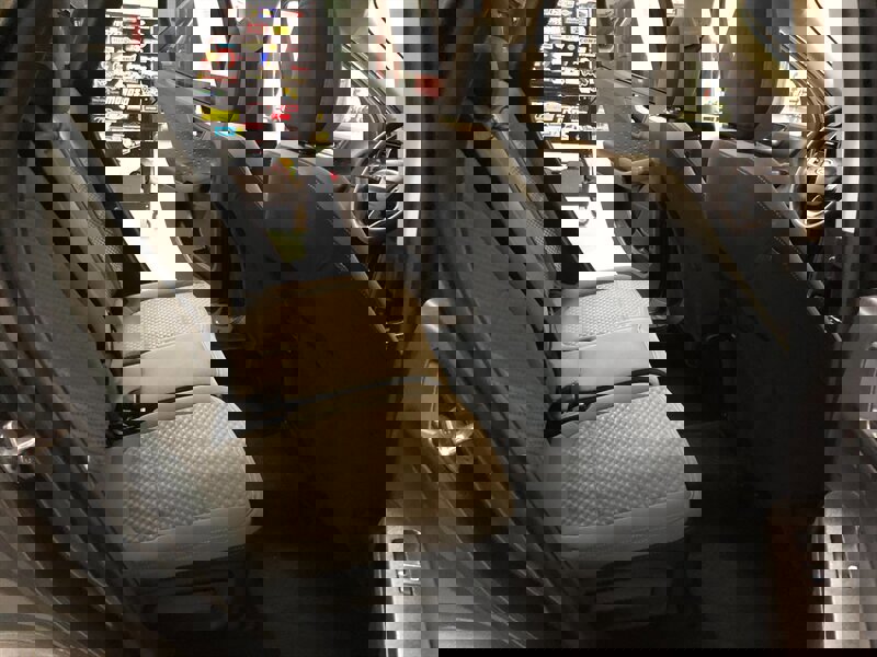 Used 2020 Ford Escape SE image 21