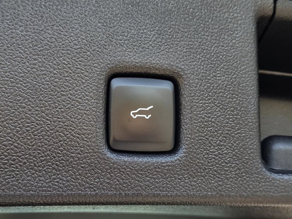 Used 2025 Ford Escape ST-Line Select AWD/4WD image 42