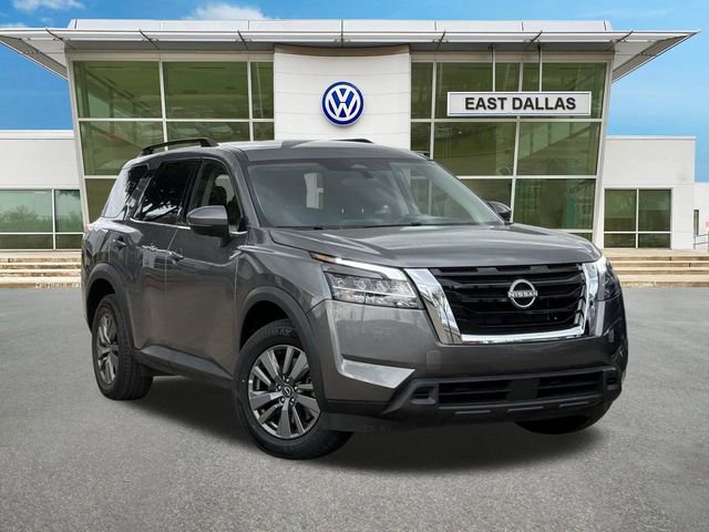 Used 2024 Nissan Pathfinder SV image 1